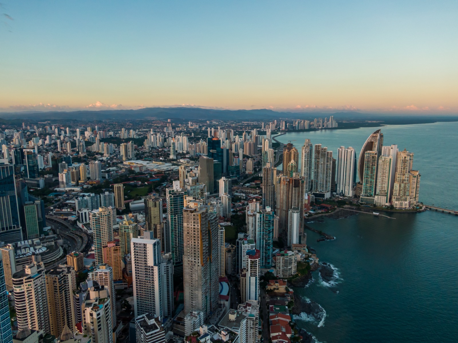 Vista aérea del skyline de Ciudad de Panamá